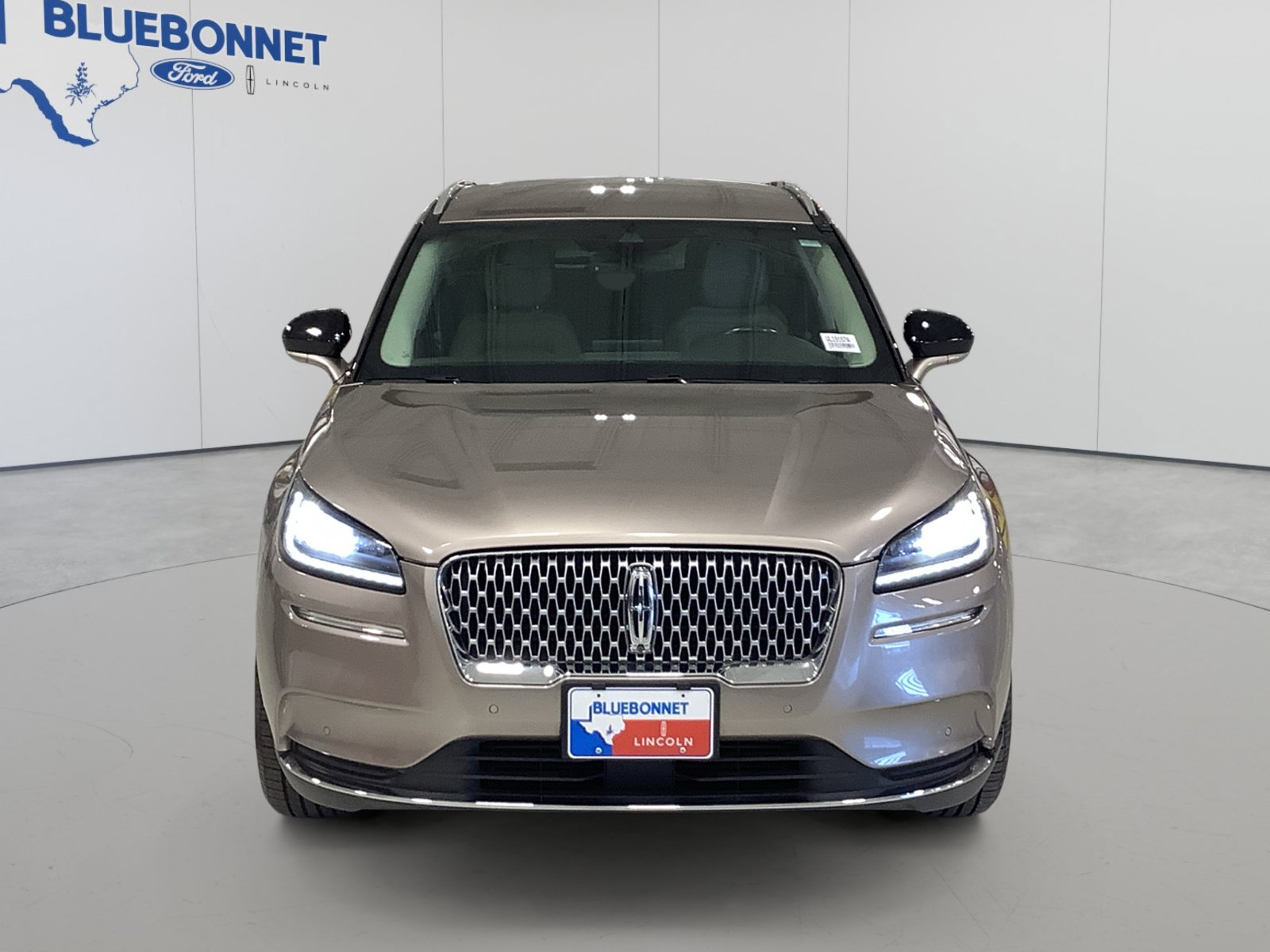 Used 2020 Lincoln Corsair AWD image 2