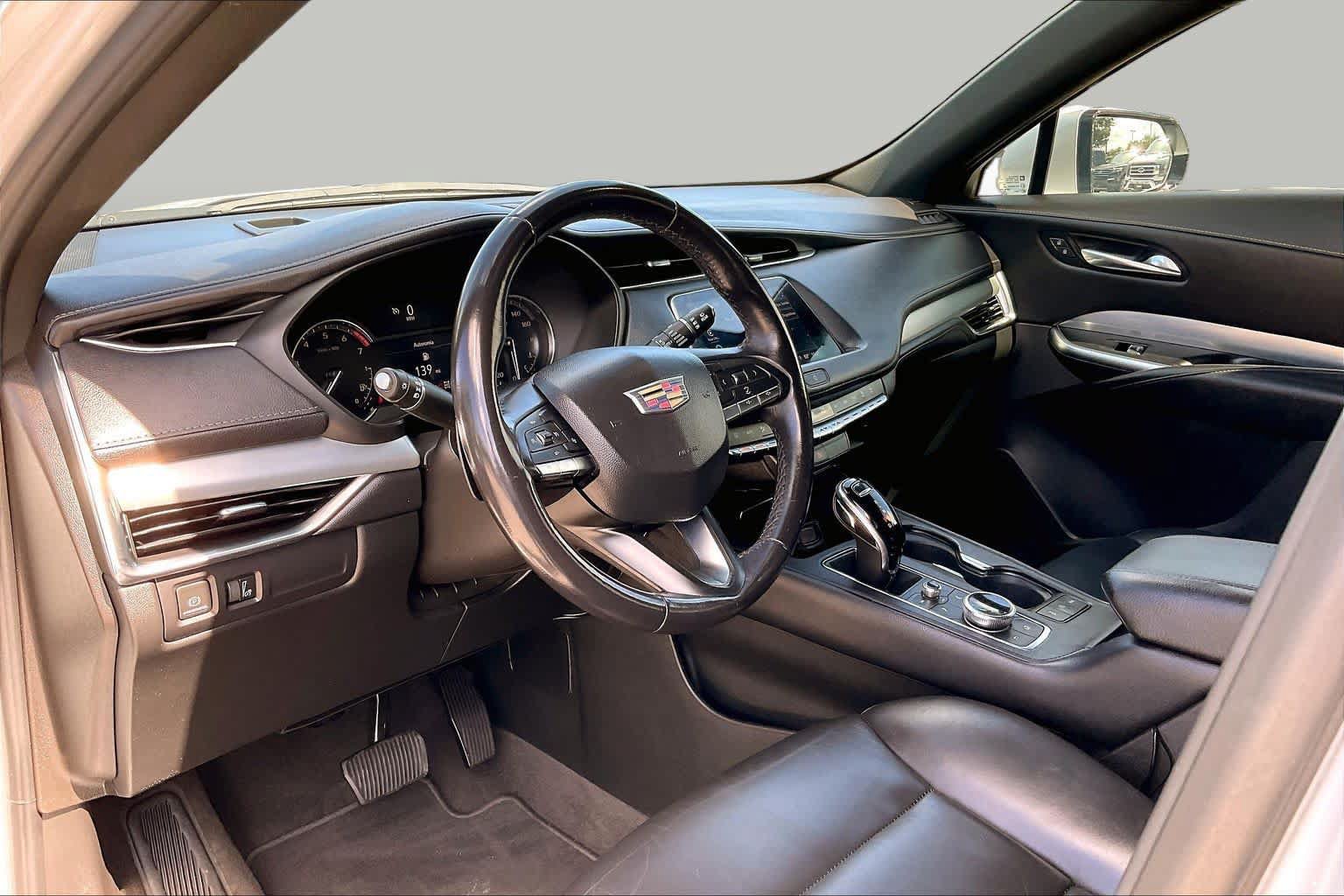 Used 2022 Cadillac XT4 Premium Luxury w/ Safety Alert Package AWD/4WD image 15