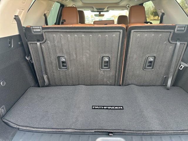 New 2026 Nissan Pathfinder Platinum w/ Cargo Package image 40
