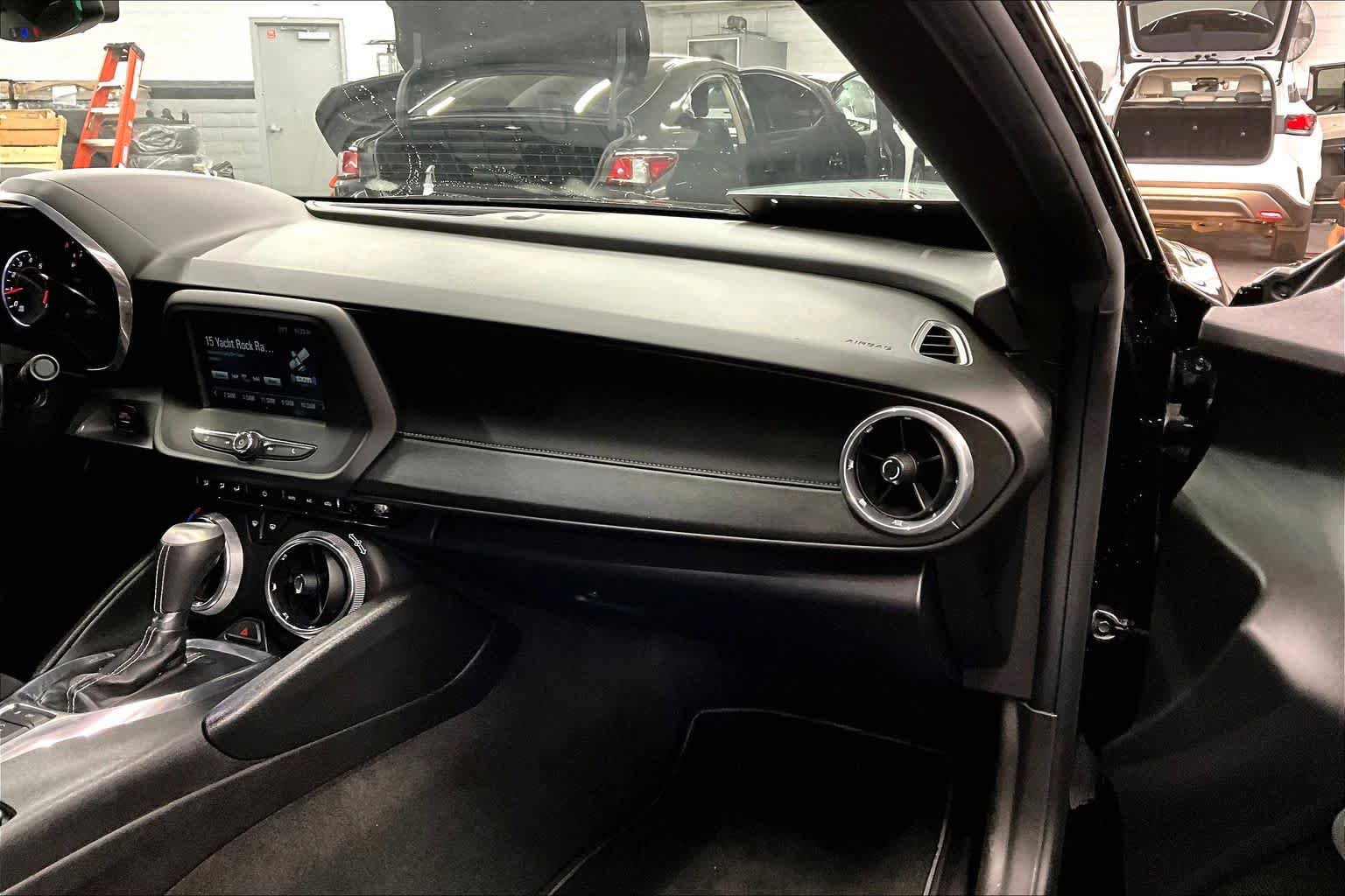 Used 2017 Chevrolet Camaro LT RWD image 18