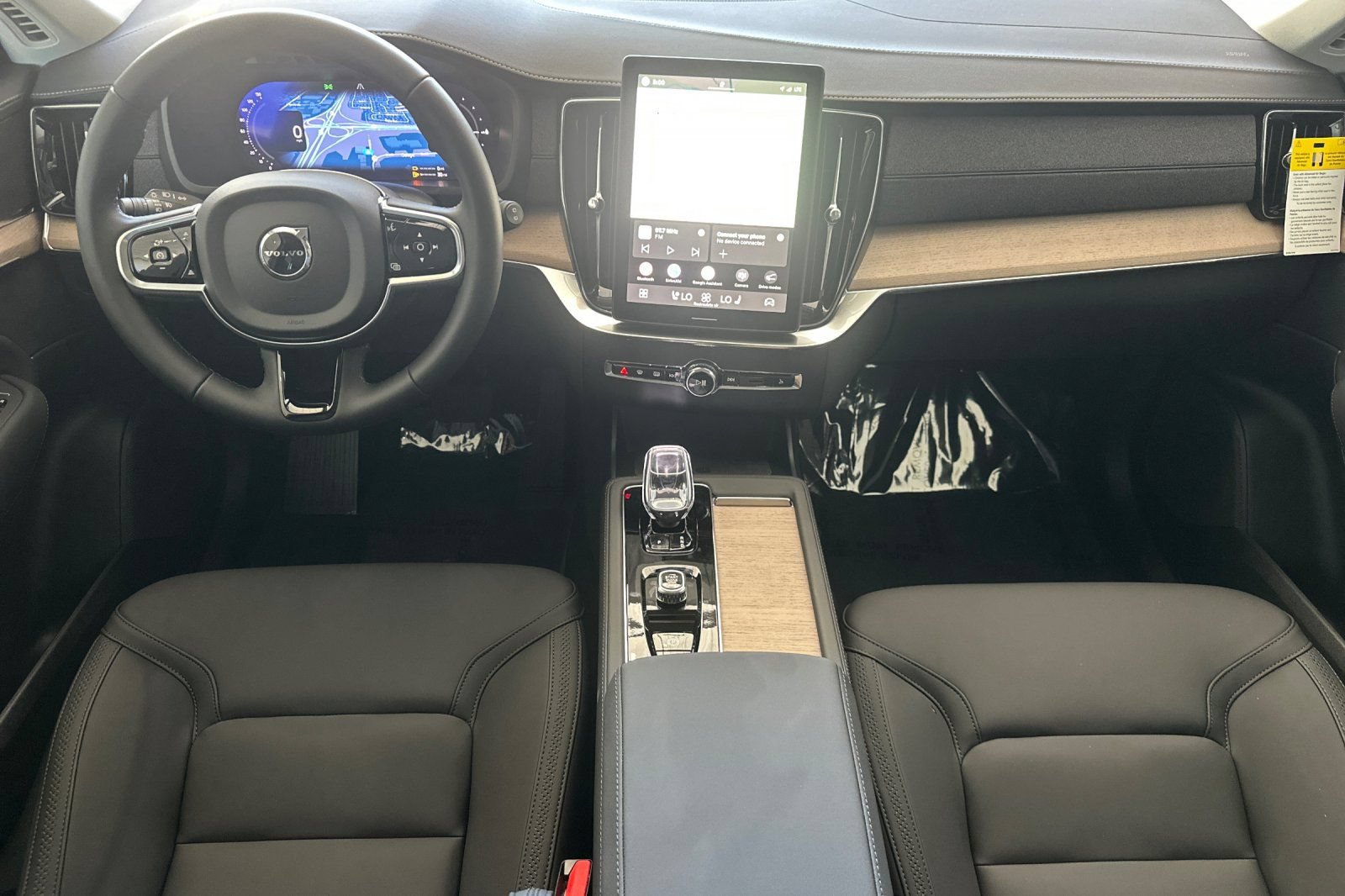 New 2026 Volvo XC90 T8 Plus w/ Protection Package AWD/4WD image 12