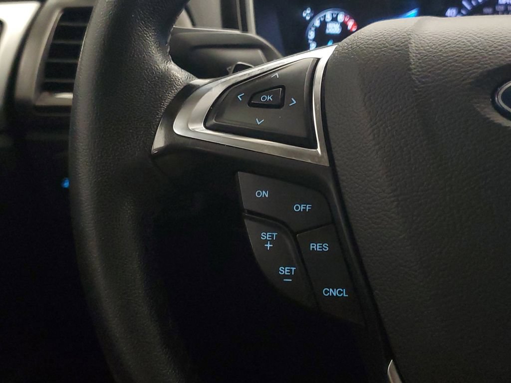 Used 2018 Ford Fusion SE w/ Fusion SE Technology Package FWD image 13