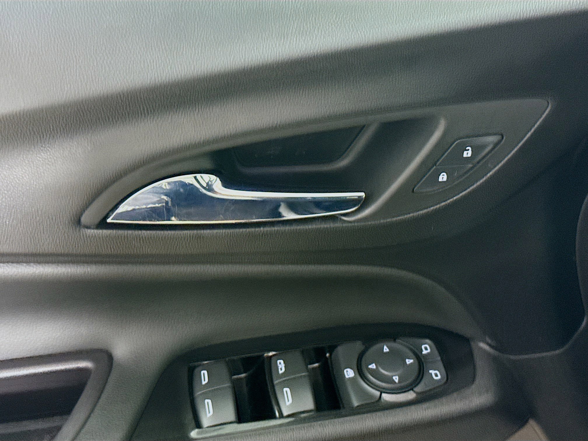 Used 2022 Chevrolet Equinox Premier image 21