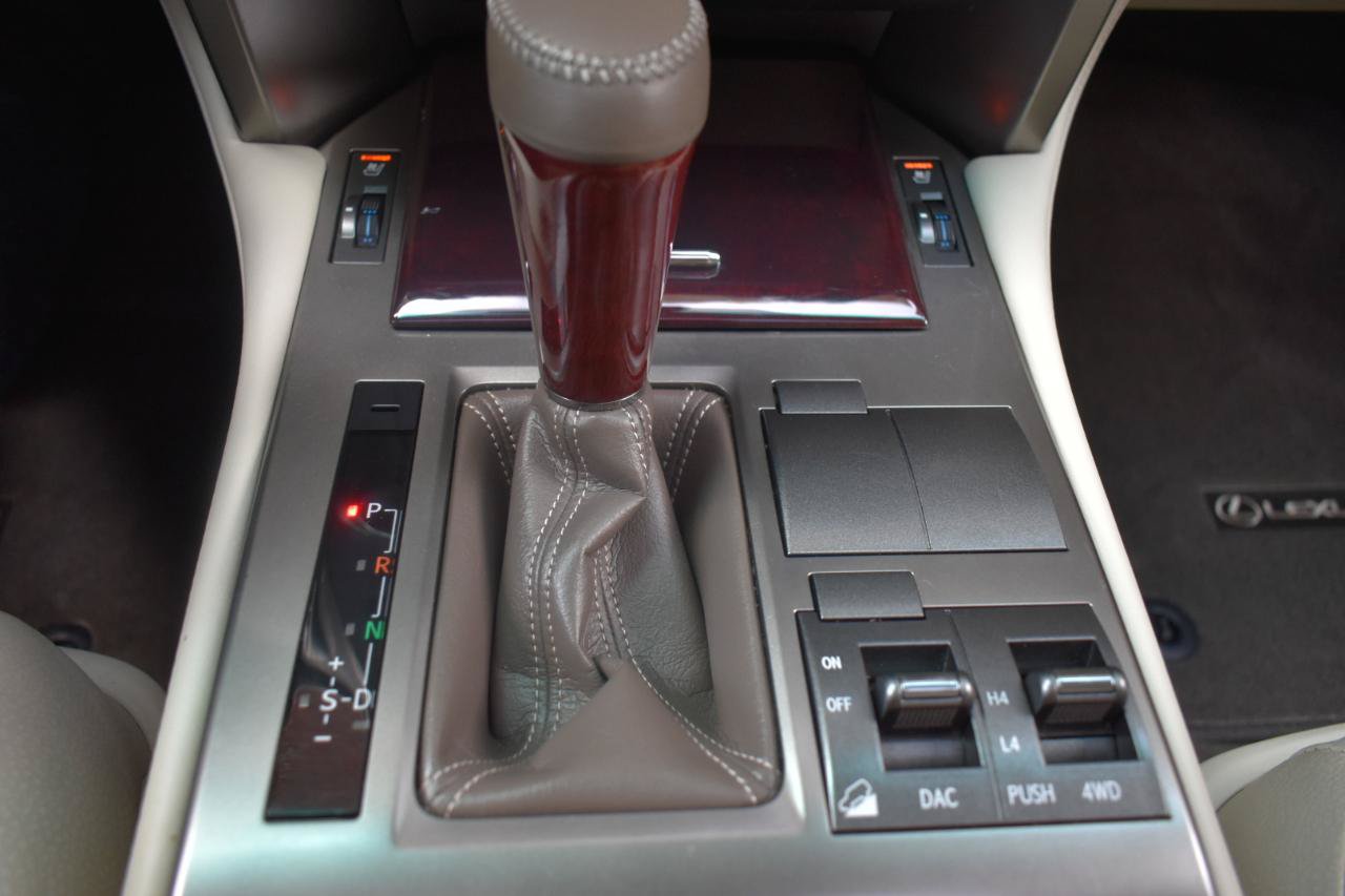 Used 2014 Lexus GX 460 w/ Premium Package AWD/4WD image 16