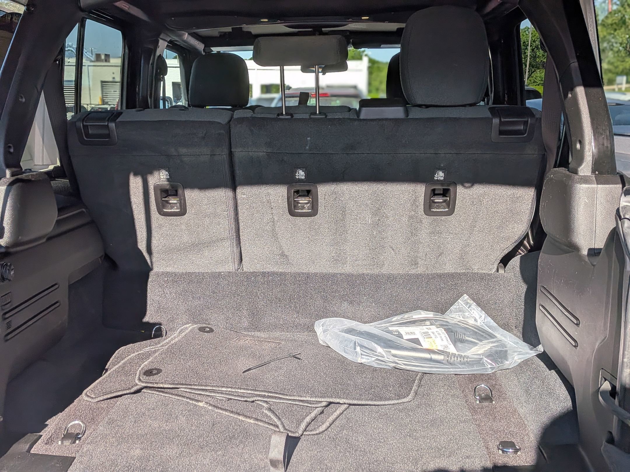 Used 2024 Jeep Wrangler Unlimited w/ Convenience Group AWD/4WD image 34