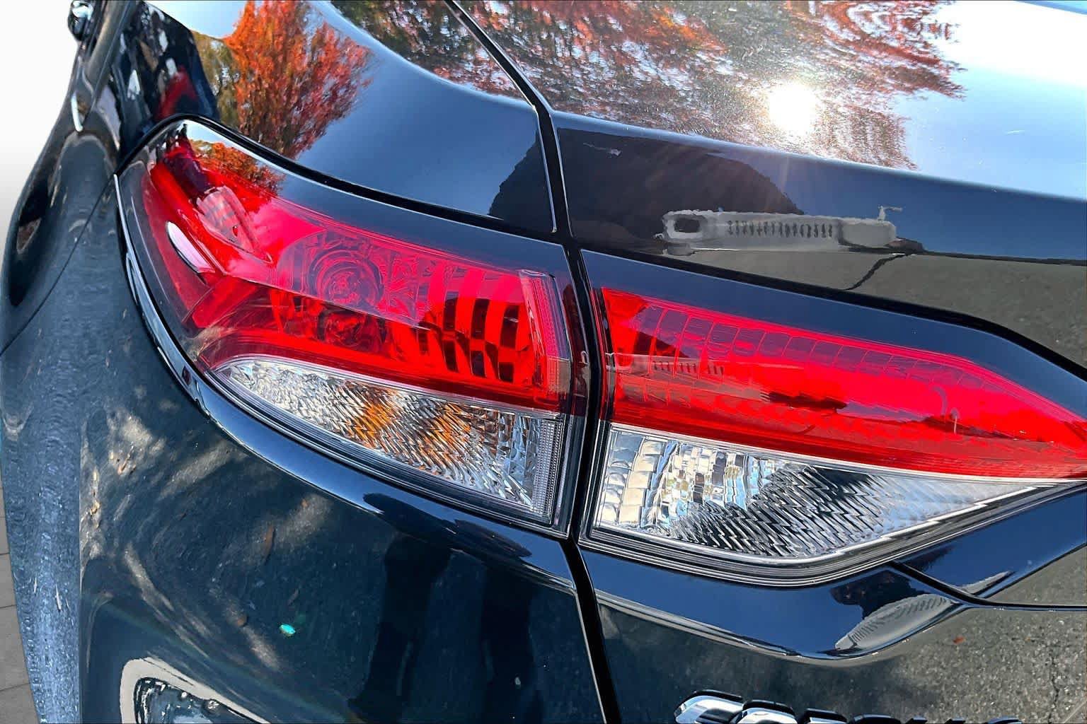 Used 2022 Toyota Corolla LE w/ Carpet Mat Package (TMS) FWD image 27