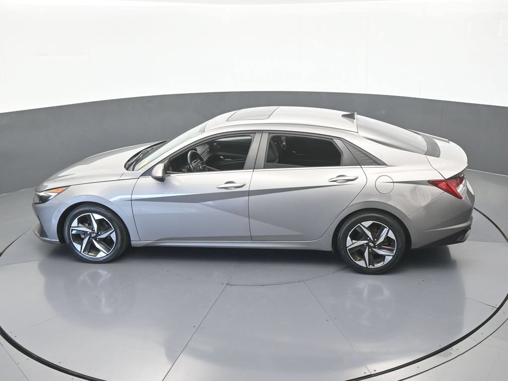 Used 2022 Hyundai Elantra Limited FWD image 48