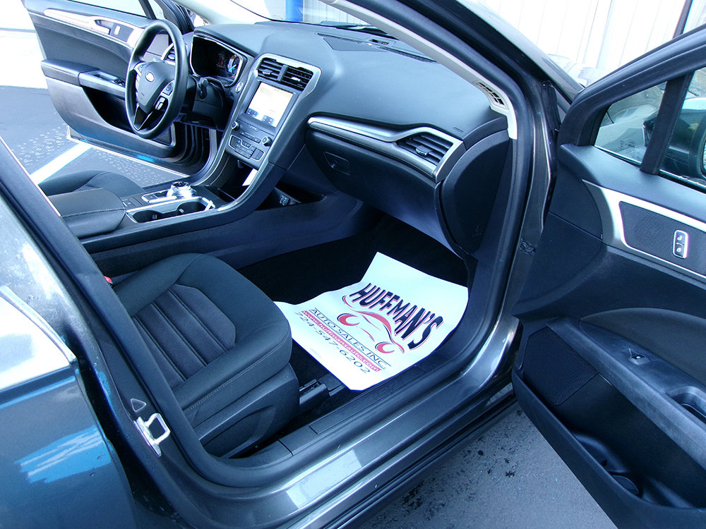 Used 2020 Ford Fusion SE image 10