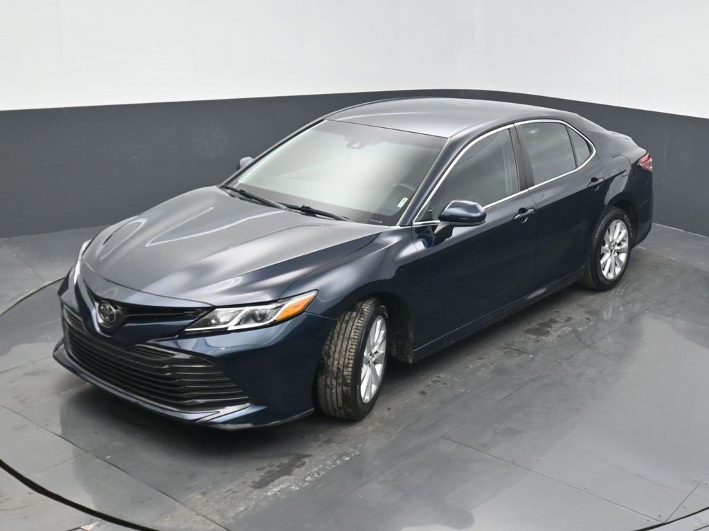 Used 2018 Toyota Camry LE image 38