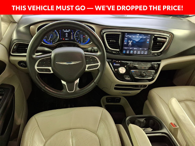 Used 2018 Chrysler Pacifica Touring-L FWD image 12