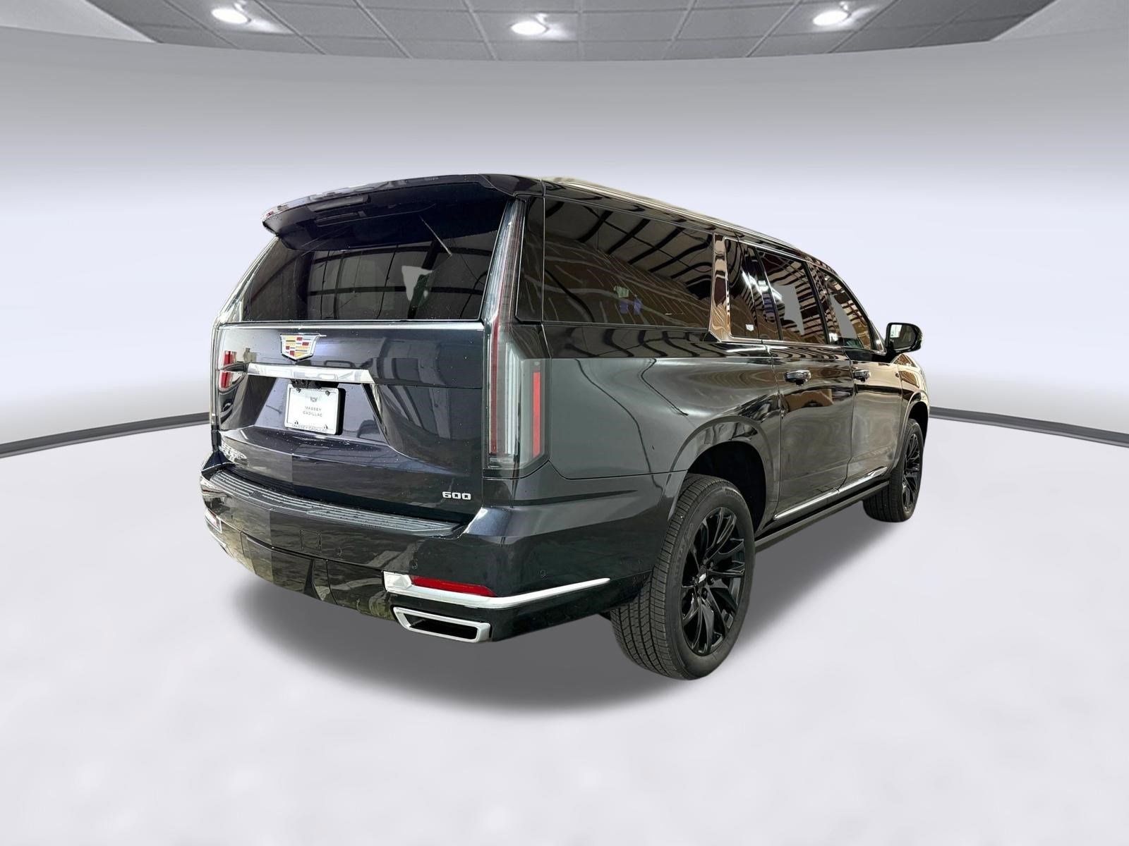 New 2026 Cadillac Escalade ESV Luxury AWD/4WD image 7