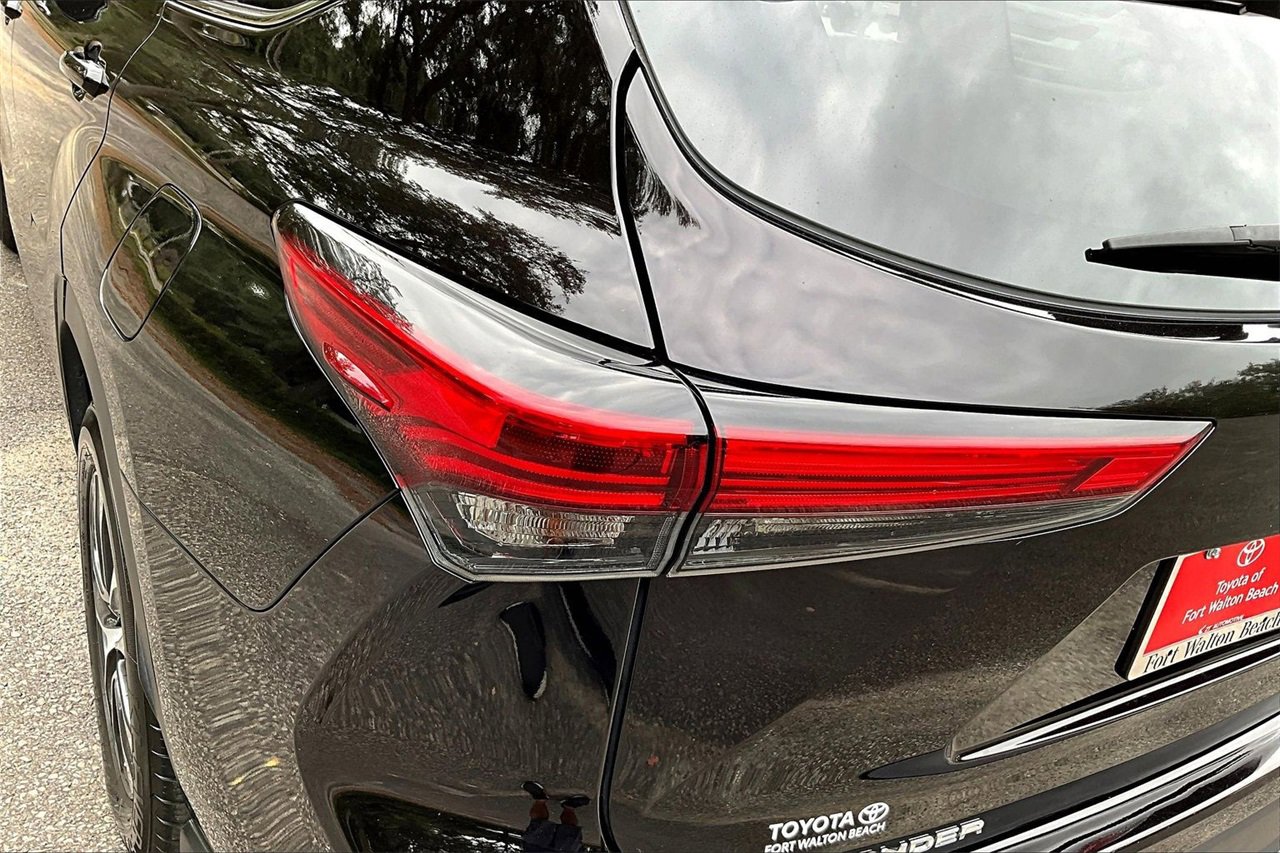 Used 2022 Toyota Highlander XLE image 20
