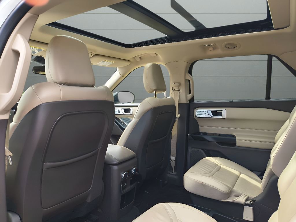Used 2020 Ford Explorer Platinum w/ Premium Technology Package image 37