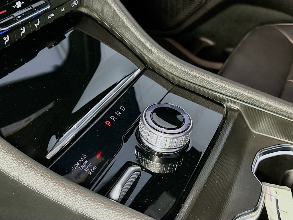 Used 2024 Jeep Grand Cherokee Limited w/ Trailer Tow Package AWD/4WD image 15