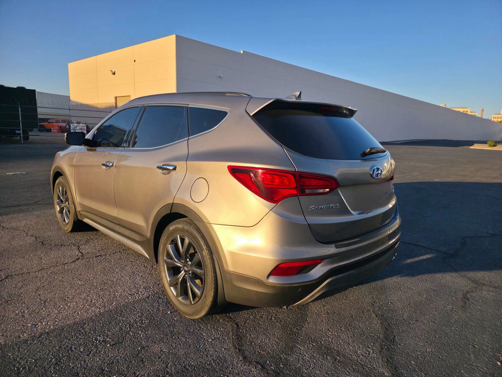 Used 2018 Hyundai Santa Fe Sport w/ 2.0T Ultimate Tech Package 05 FWD image 7