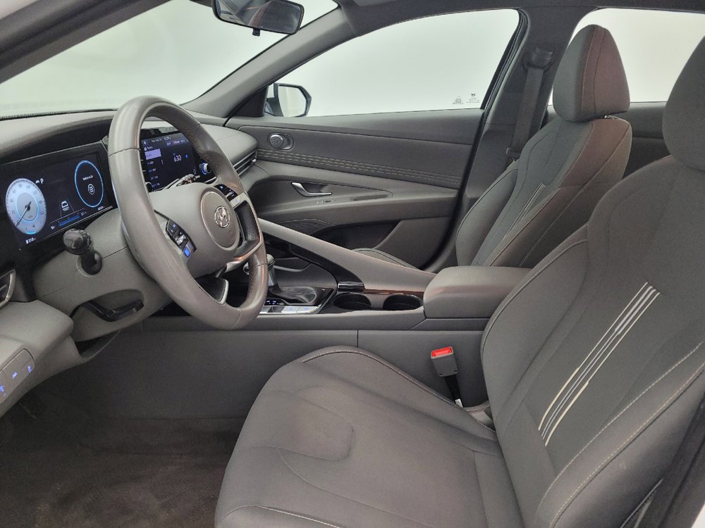 Used 2022 Hyundai Elantra SEL w/ Convenience + Premium Package FWD image 17