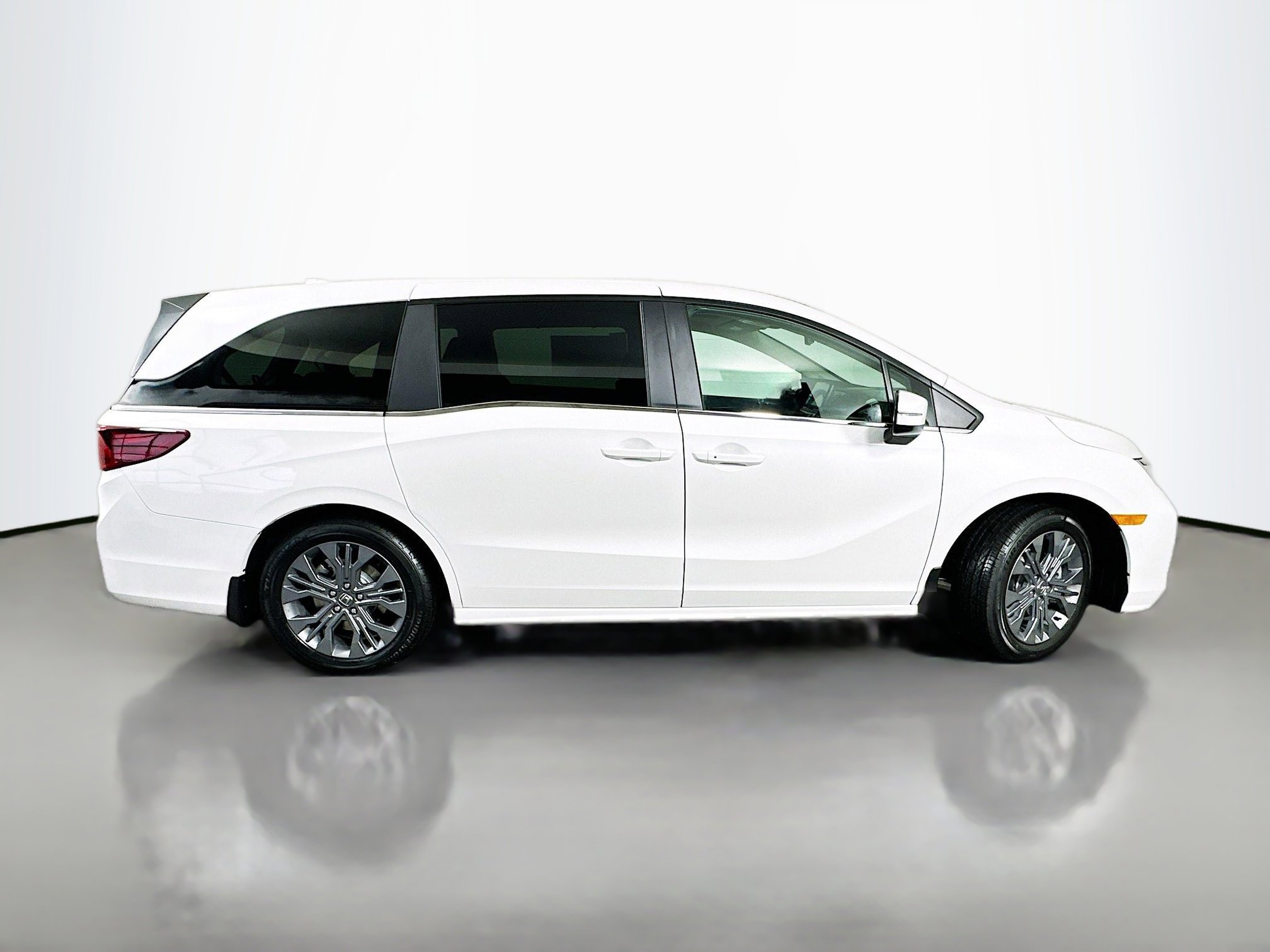 New 2026 Honda Odyssey Touring image 8