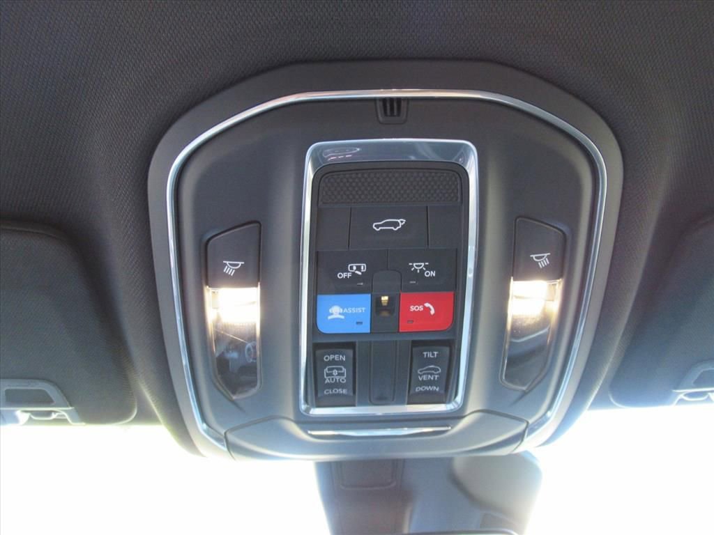 Used 2025 Jeep Grand Cherokee L Laredo w/ Luxury Tech Group I image 28