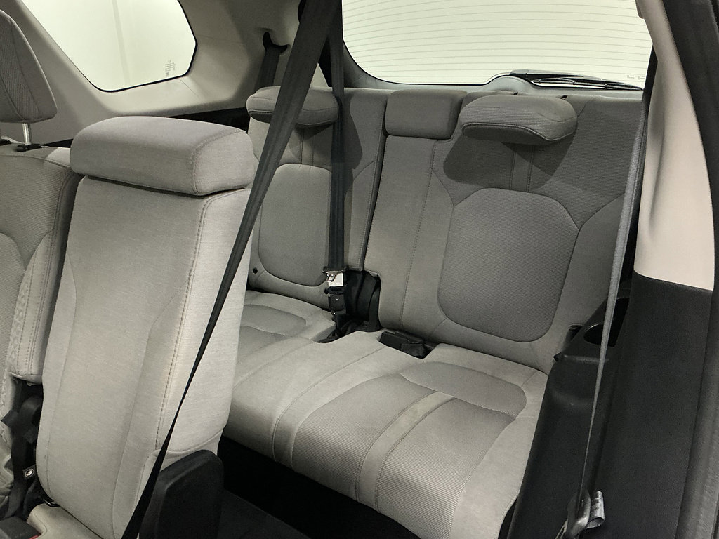 Used 2023 Honda Pilot LX image 25