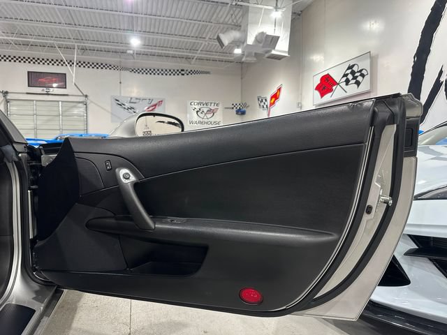 Used 2006 Chevrolet Corvette Coupe RWD image 16