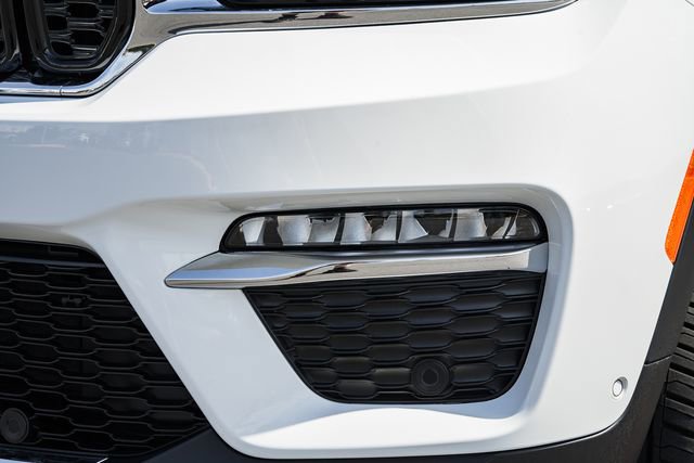 Used 2023 Jeep Grand Cherokee 4WD 4xe w/ Luxury Tech Group II image 14