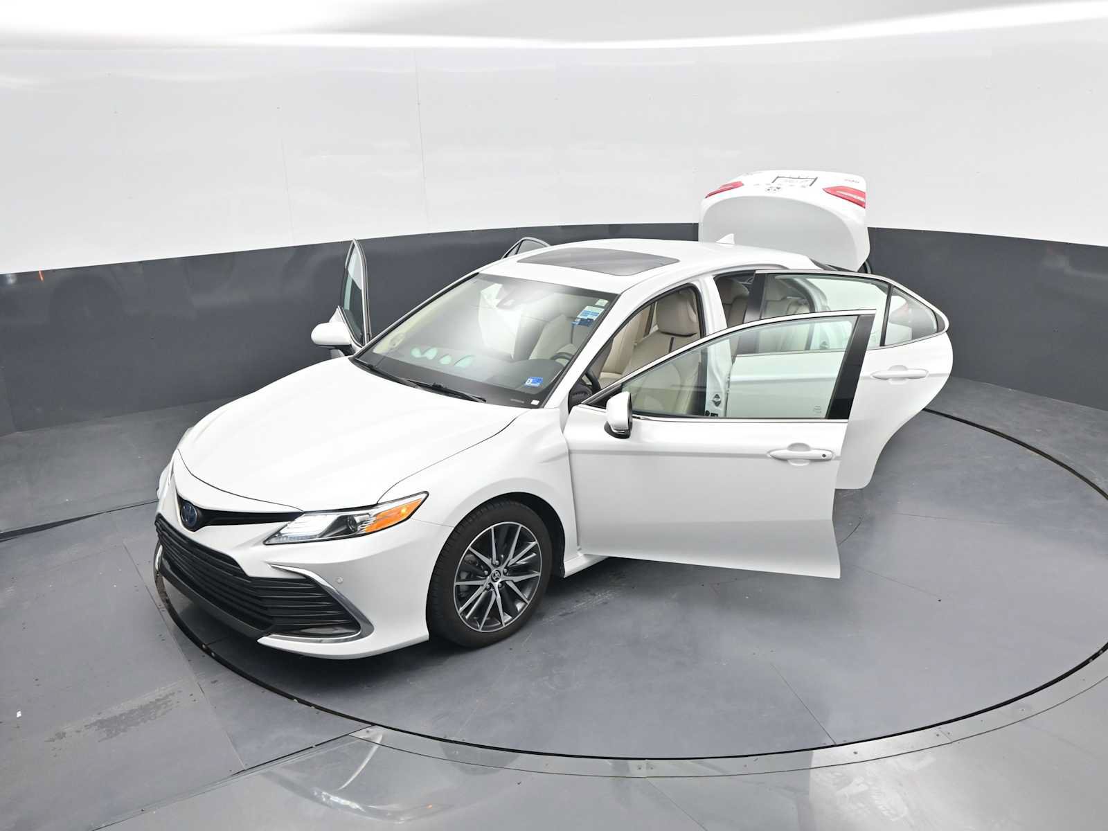 Used 2024 Toyota Camry XLE w/ Navigation Package FWD image 49