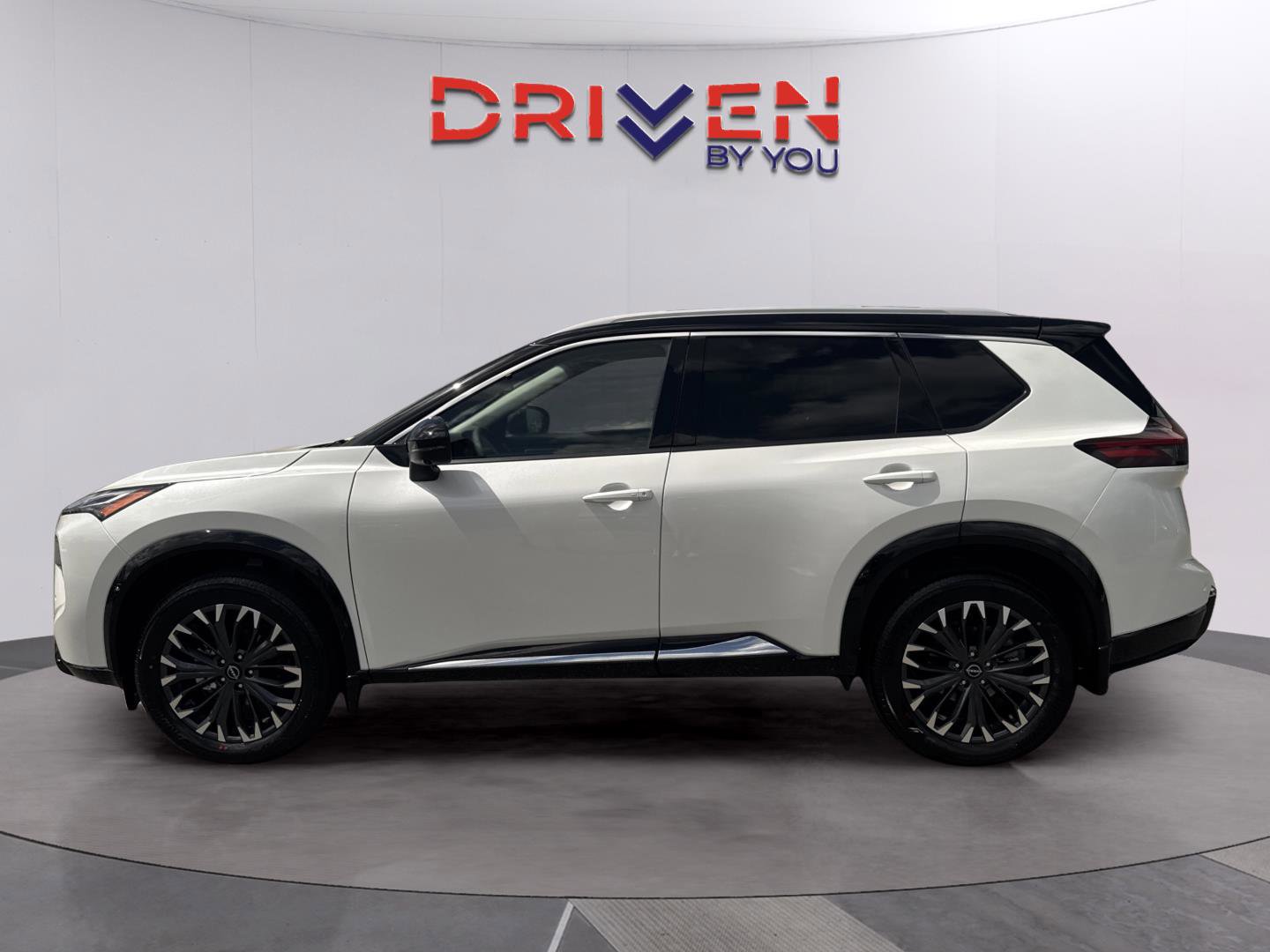 New 2026 Nissan Rogue Platinum w/ Platinum Premium Package AWD/4WD image 2