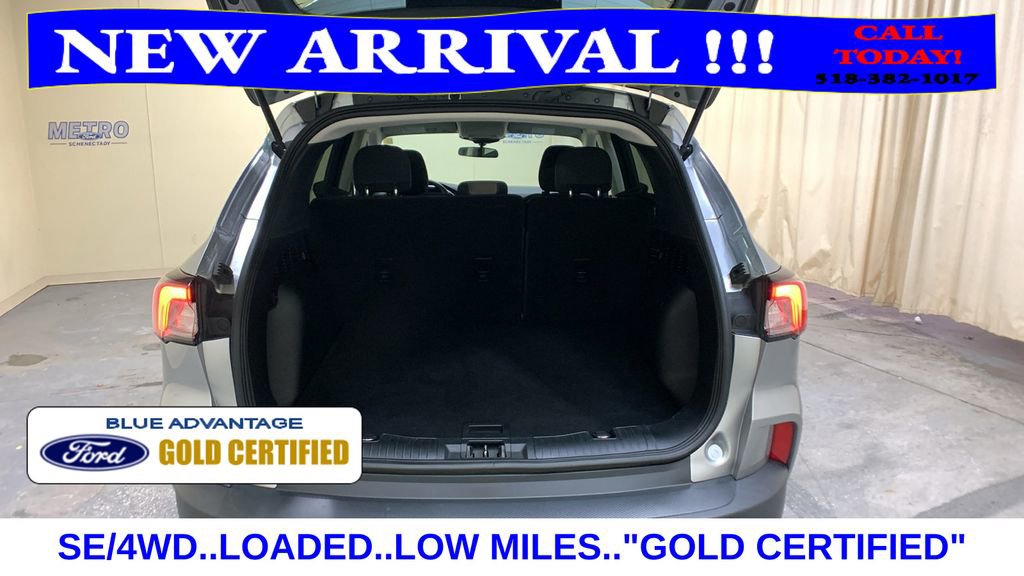 Used 2021 Ford Escape SE image 18