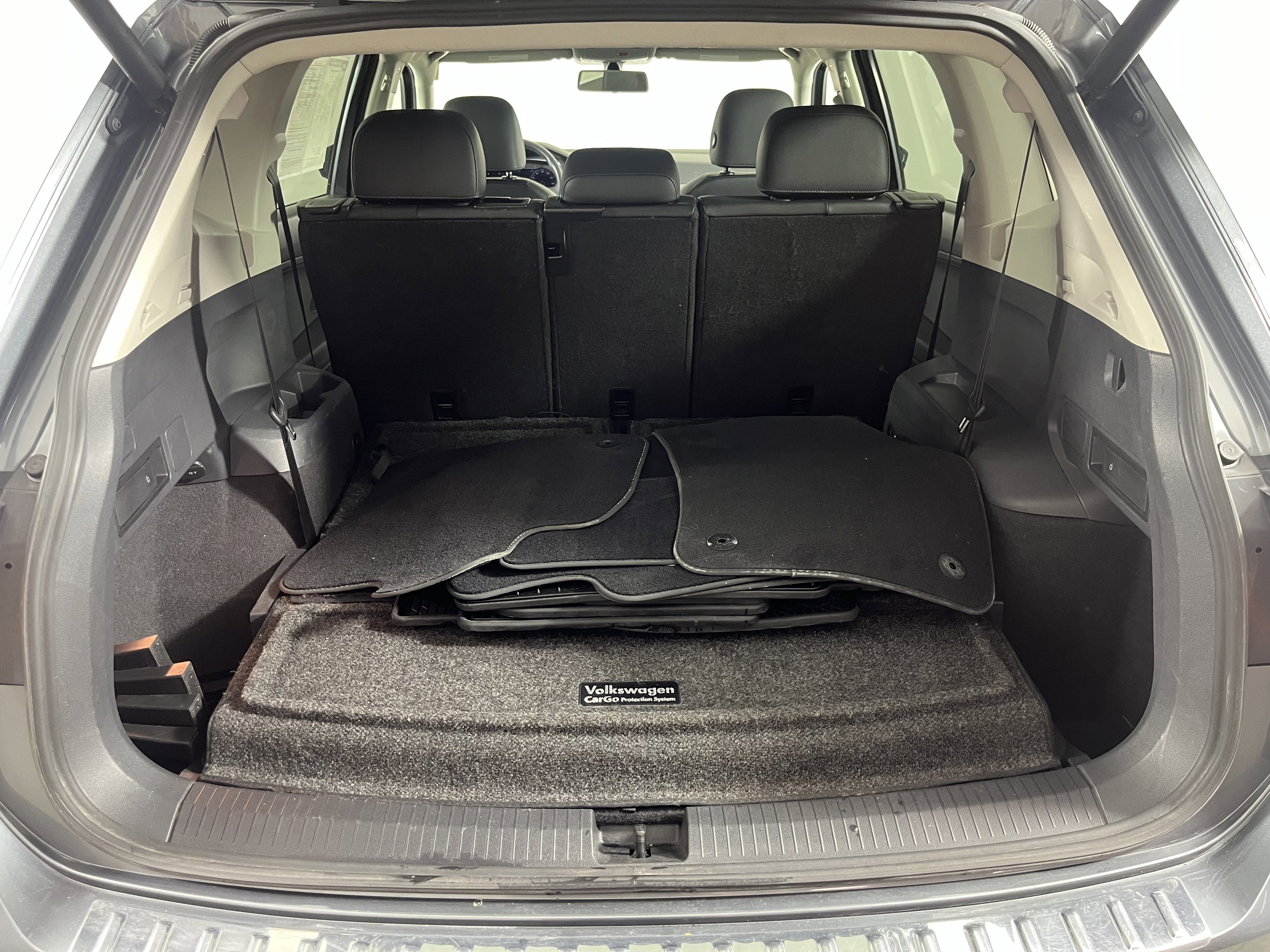 Used 2019 Volkswagen Tiguan SEL w/ 3rd Row Seat Package image 30