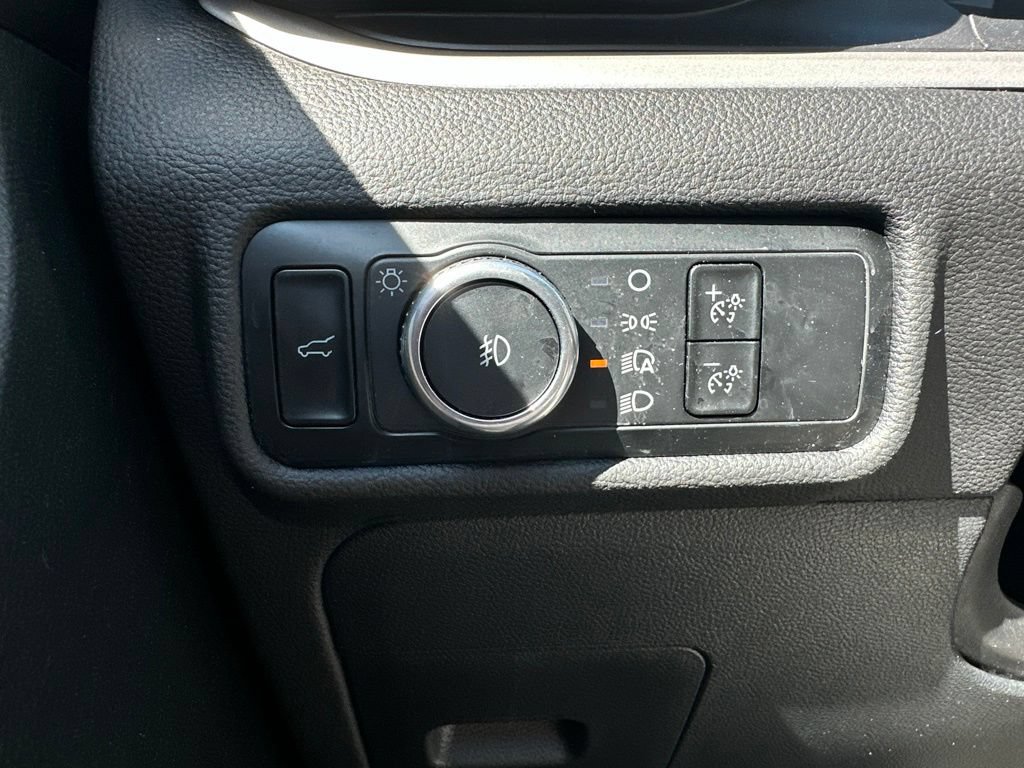 Used 2024 Ford Explorer XLT w/ Equipment Group 202A AWD/4WD image 36