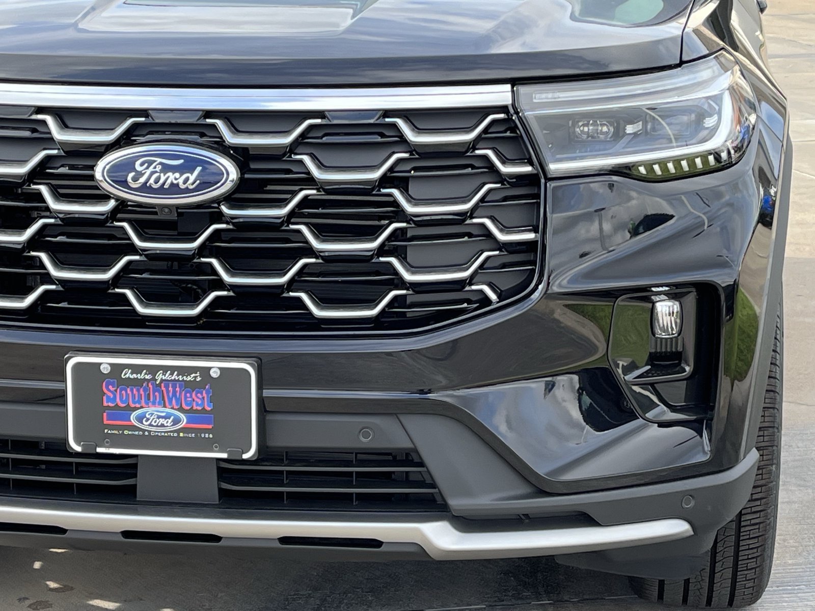 New 2026 Ford Explorer Platinum w/ LUX Leather Package AWD/4WD image 8