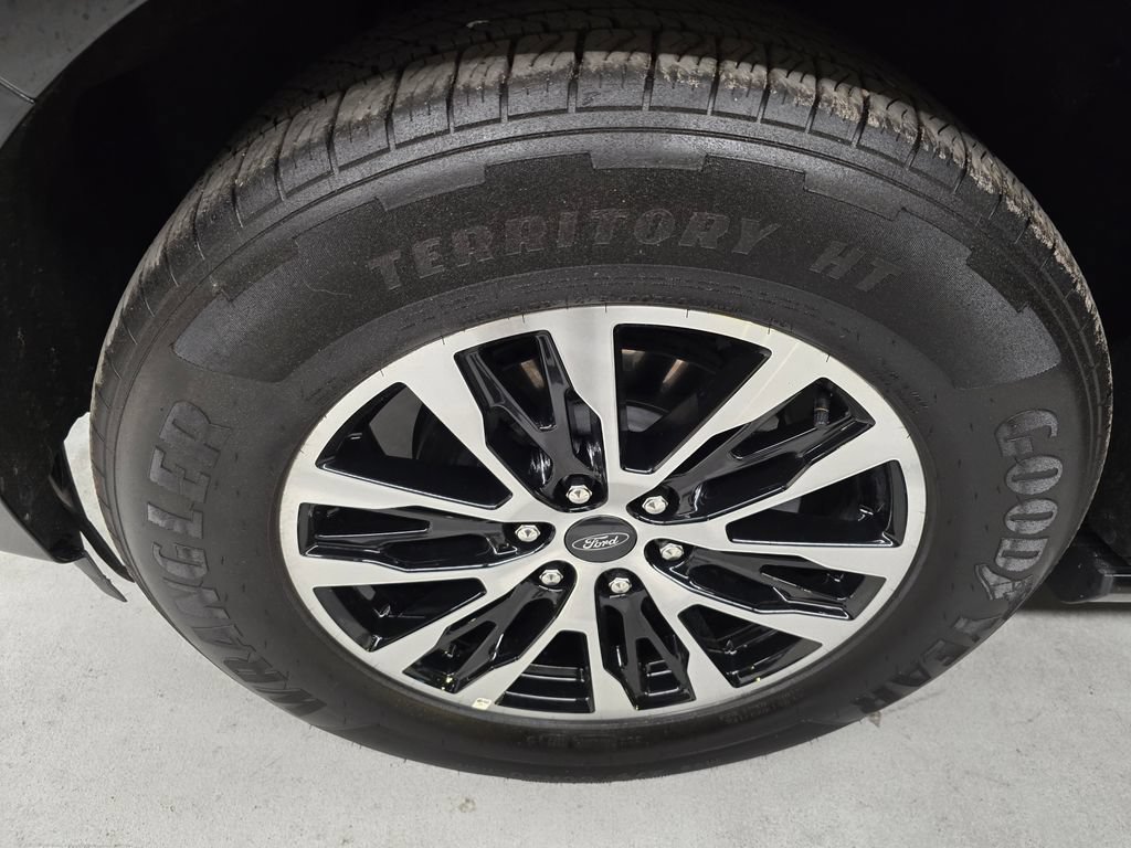 Used 2025 Ford Expedition Max Platinum AWD/4WD image 10