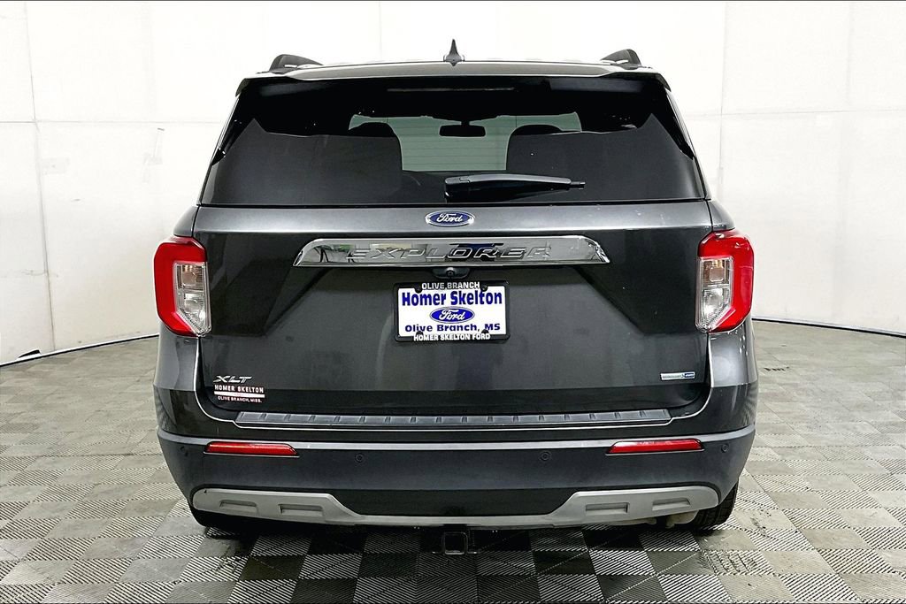 Used 2020 Ford Explorer XLT w/ Equipment Group 202A image 4