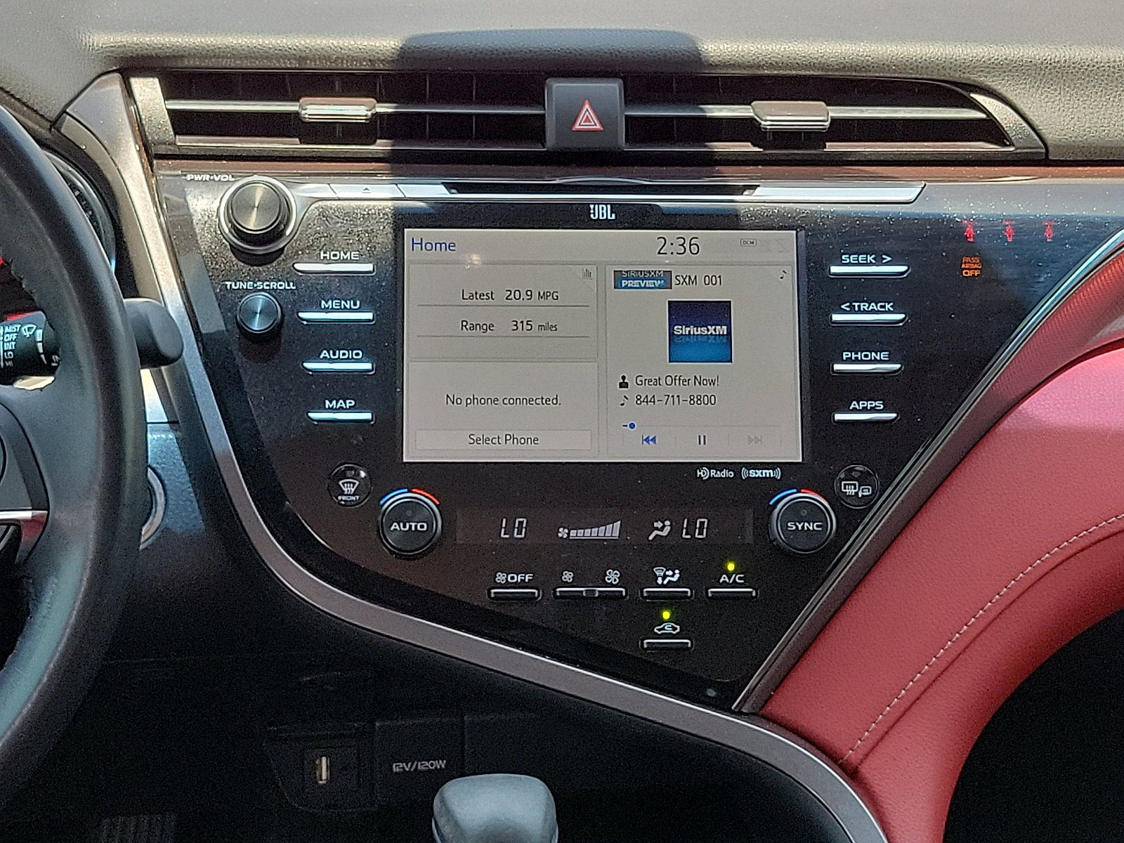 Used 2019 Toyota Camry XSE FWD image 10