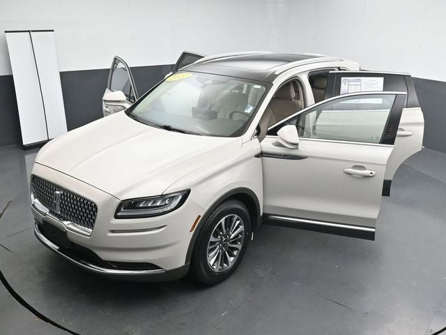 Used 2022 Lincoln Nautilus Reserve AWD/4WD image 39