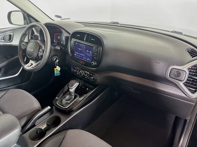 Used 2023 Kia Soul LX w/ LX Technology Package FWD image 31