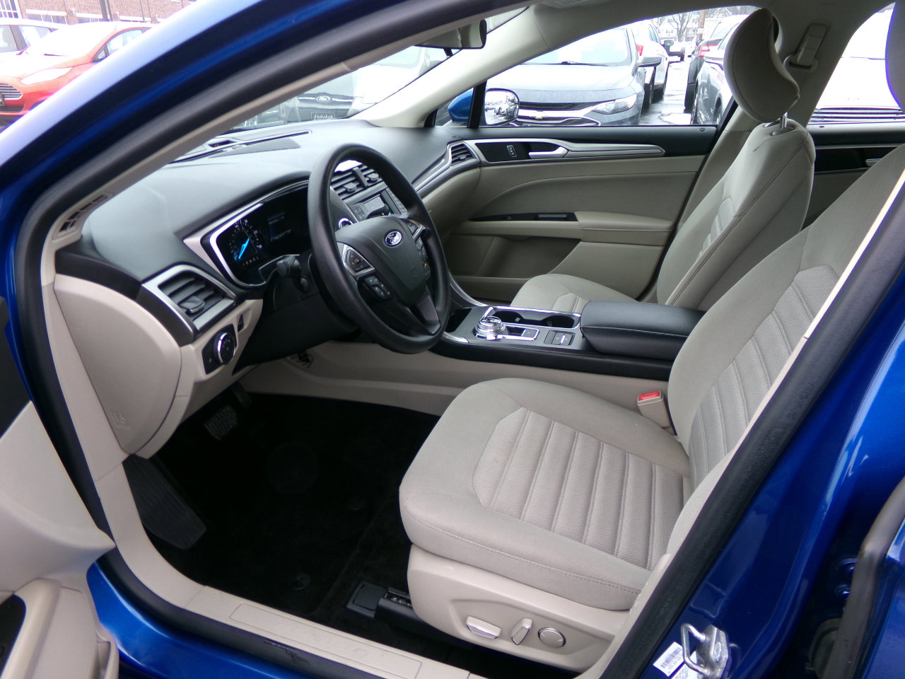 Used 2018 Ford Fusion SE image 10