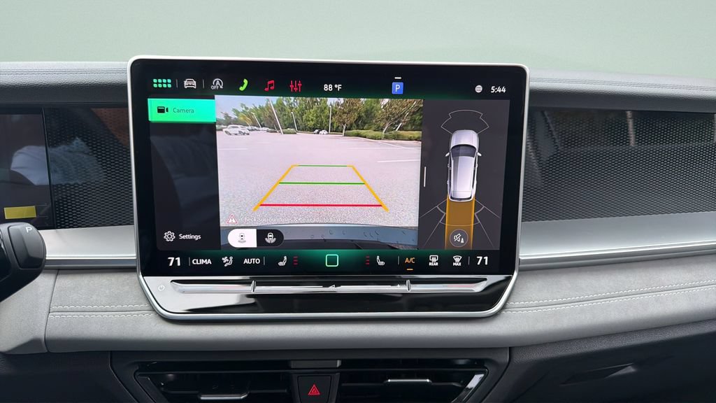 New 2026 Volkswagen Tiguan SE FWD image 13