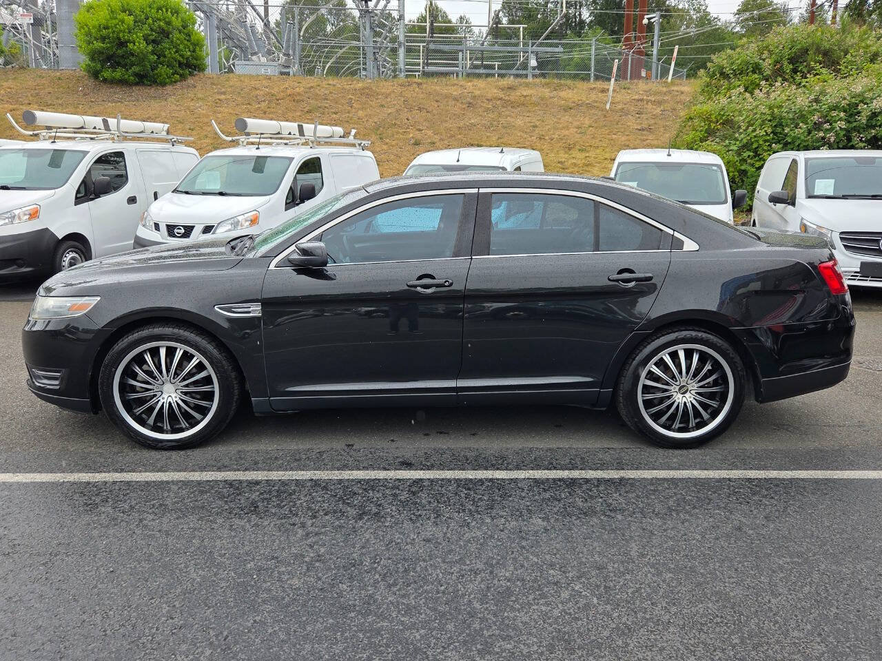 Used 2014 Ford Taurus SEL w/ Equipment Group 201A FWD image 4
