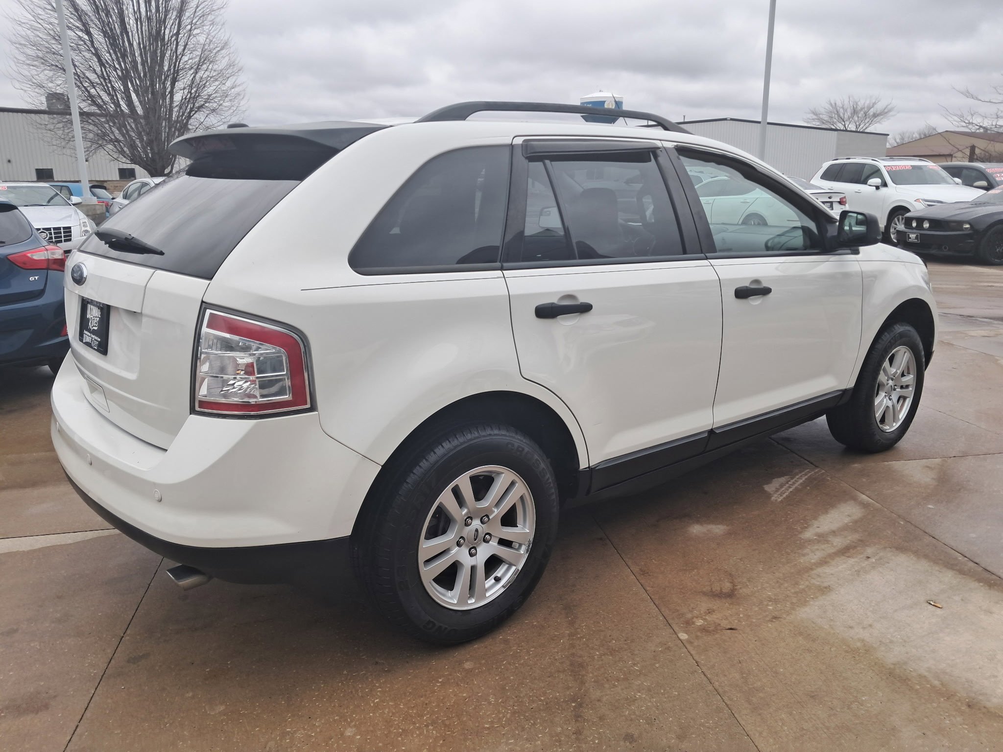 Used 2010 Ford Edge SE FWD image 4