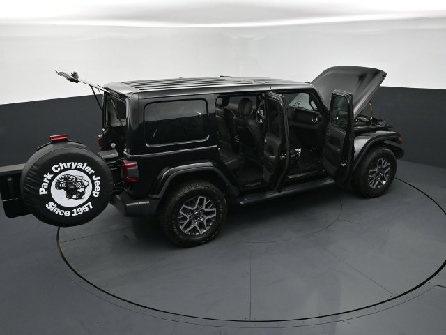 Used 2024 Jeep Wrangler Unlimited Sahara w/ Dual Top Group AWD/4WD image 30