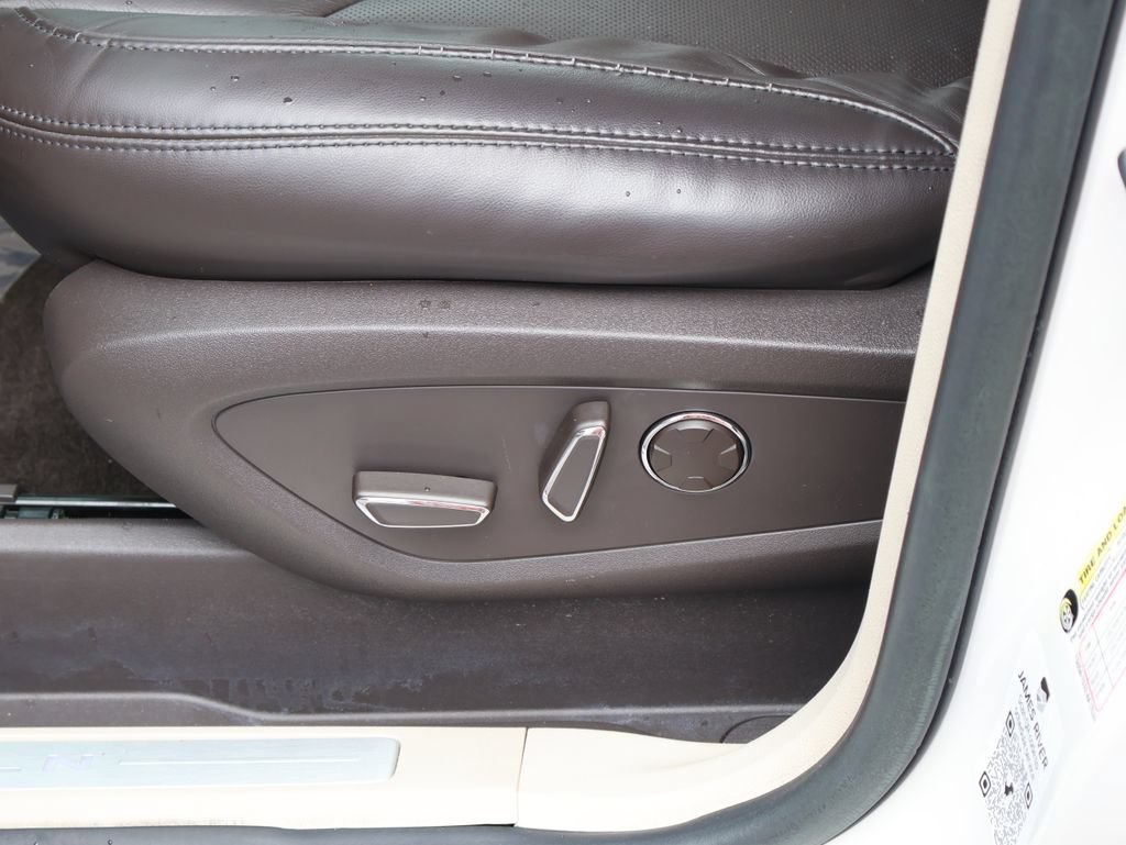 Used 2019 Lincoln MKC Select w/ Select Plus Package FWD image 23