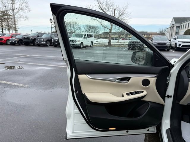 Used 2022 INFINITI QX50 Luxe image 23