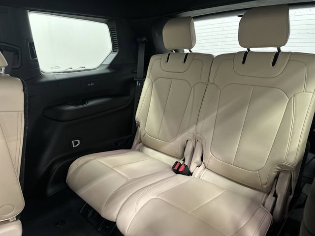 Used 2025 Jeep Grand Cherokee L Limited image 27