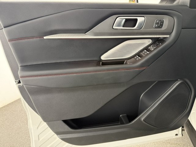 Used 2025 Ford Explorer ST RWD image 8