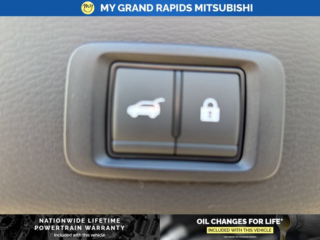 New 2026 Mitsubishi Outlander SE AWD/4WD image 18