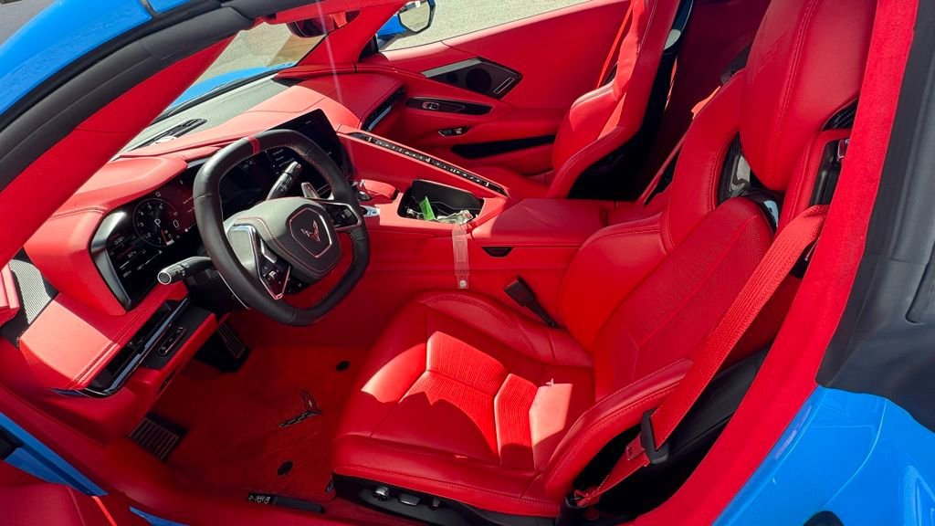 Used 2023 Chevrolet Corvette Stingray Premium Conv w/ Z51 Performance Package RWD image 19