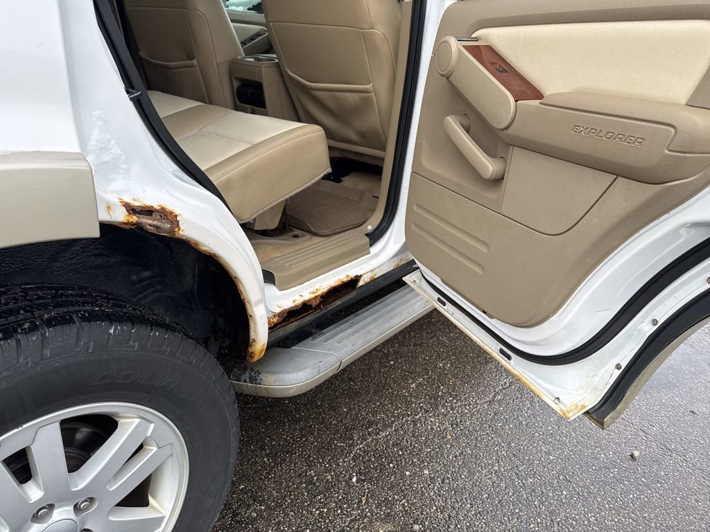 Used 2010 Ford Explorer Eddie Bauer image 15