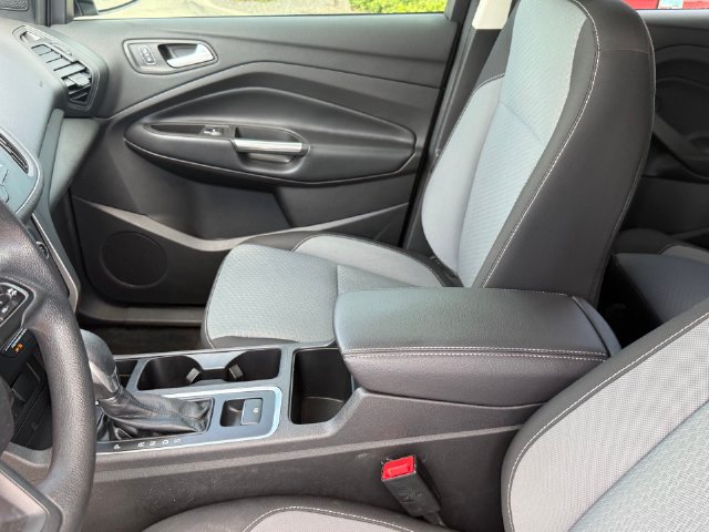 Used 2018 Ford Escape SE FWD image 12