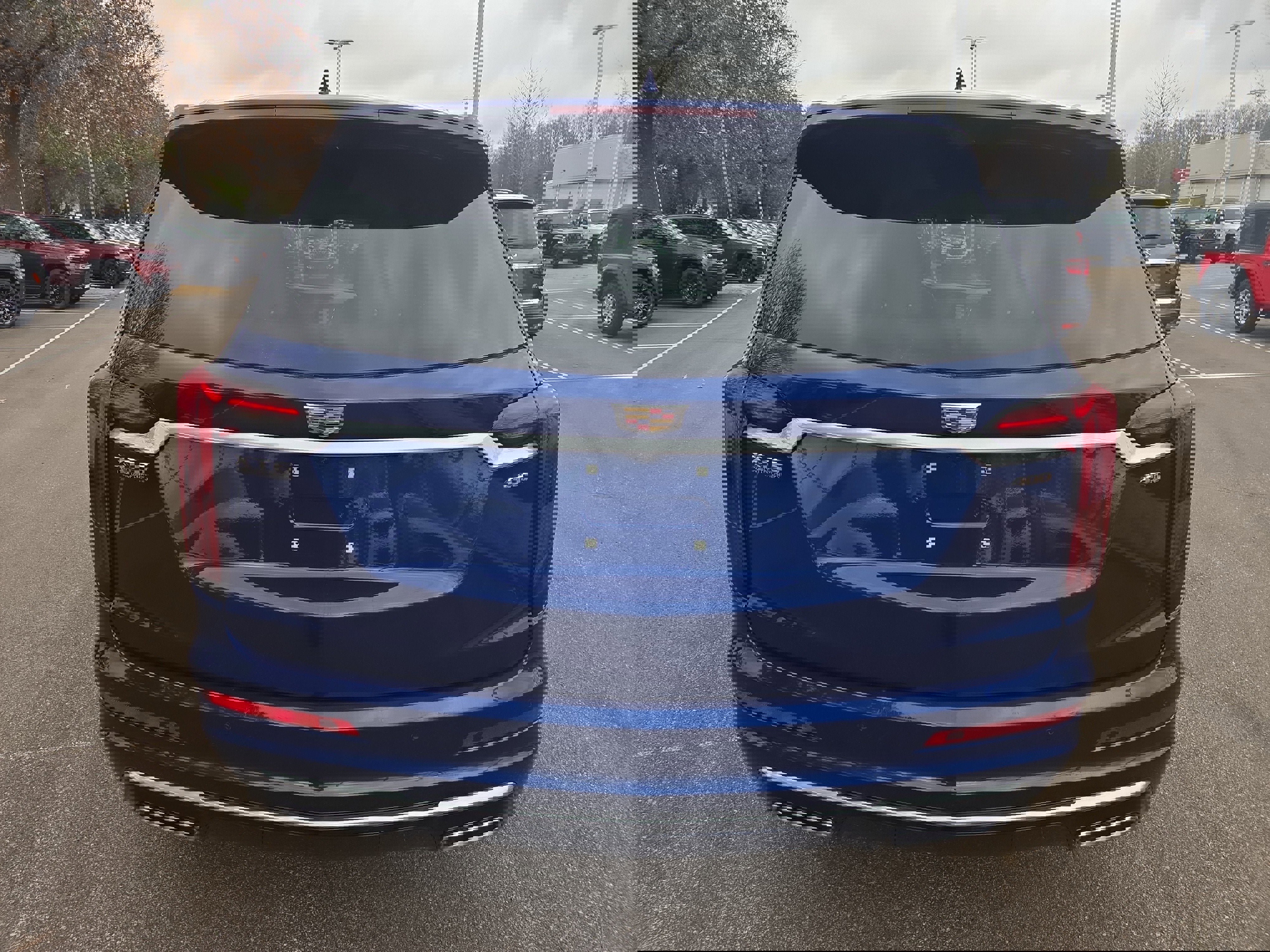 Used 2025 Cadillac XT6 Premium Luxury w/ Technology Package image 4